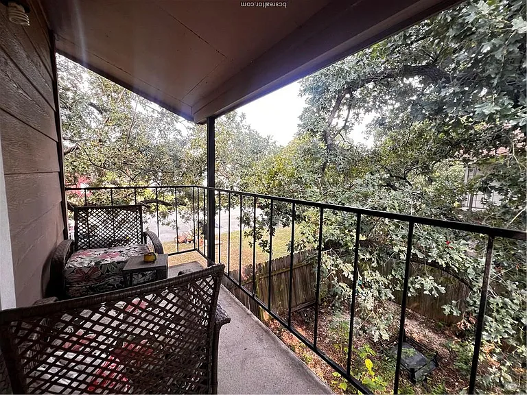 2406 Bandera Dr — Photo 8