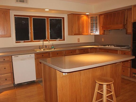 2nd image of 120 Center St