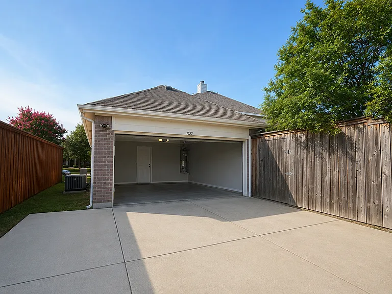 1622 Lake Travis Dr — Photo 33