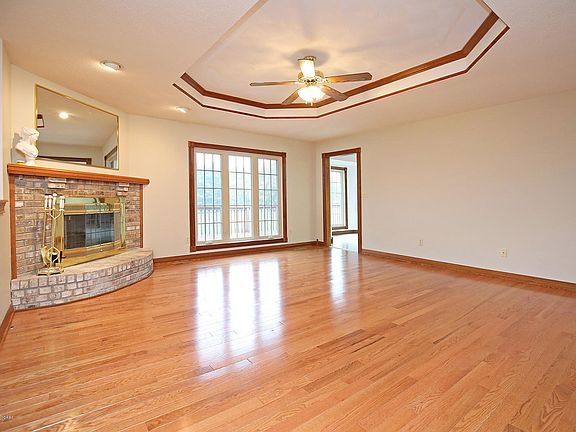 5th image of 137 Sunshine Ct