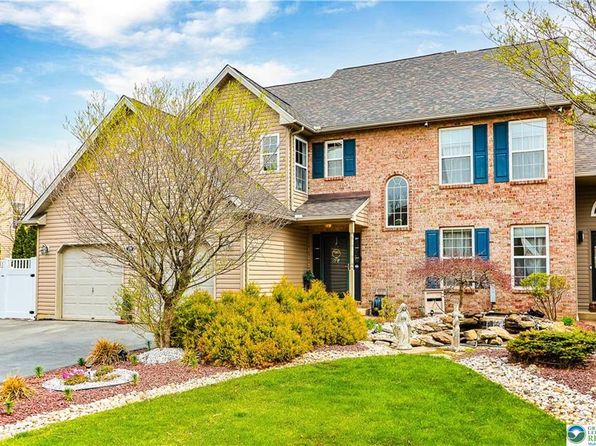 2127 Rolling Meadow Dr, Macungie, PA 18062