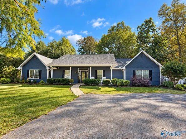 916 Alexis Rd, Centre, AL 35960