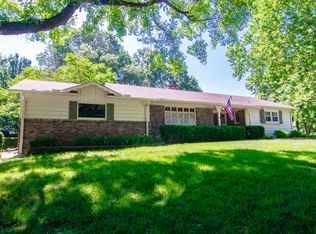 7917 Tomahawk Rd, Prairie Village, KS 66208