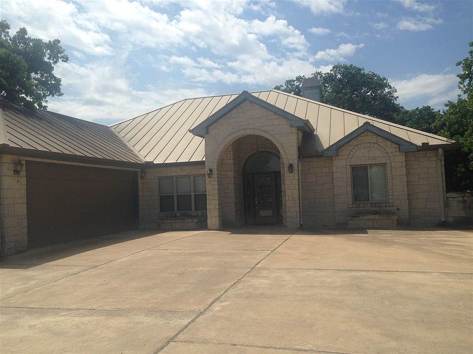 1st image of 210 Lighthouse Dr