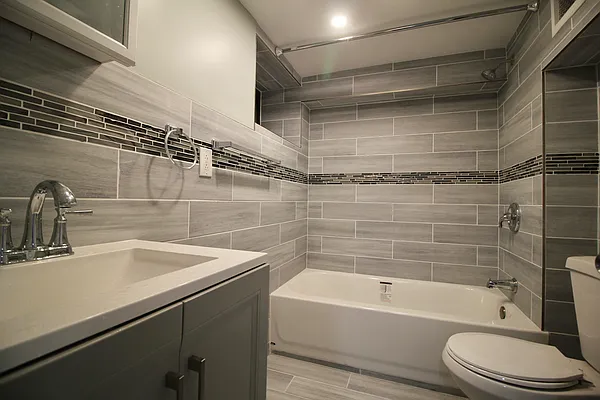 Rented by Hagstrom Management Inc | media 32