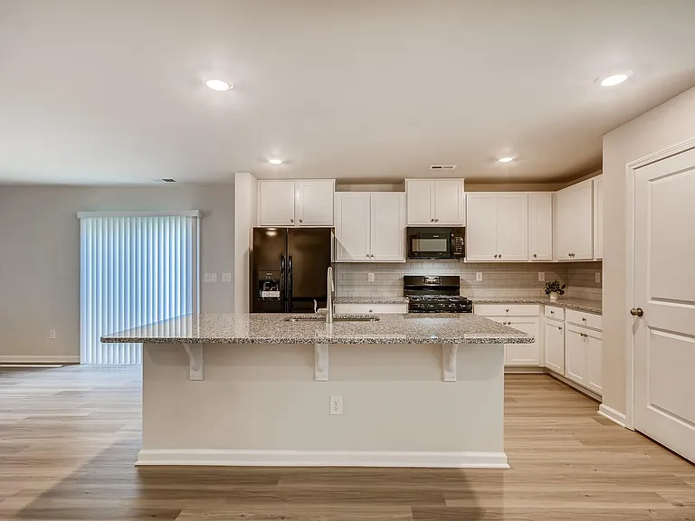 3118 Treyson Dr — Photo 2