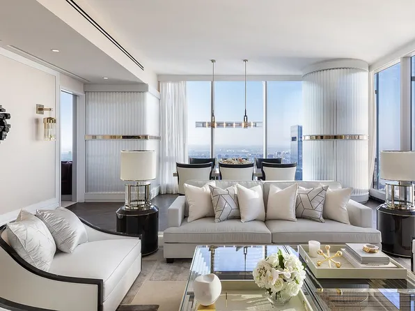 217 W 57th St APT 70W, New York, NY 10019