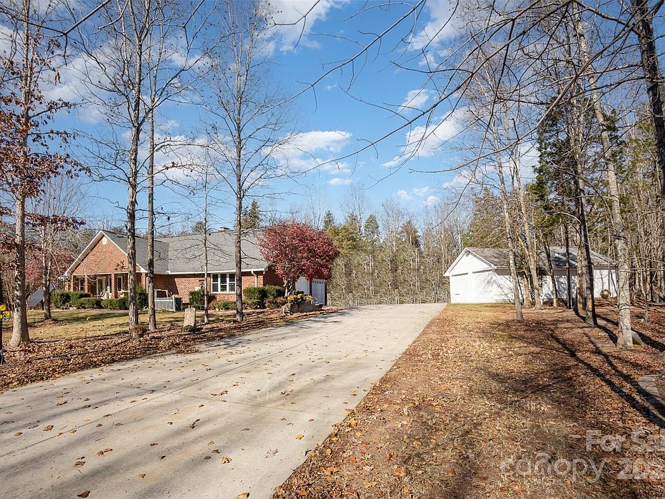 1st image of 280 Black Beard Ln