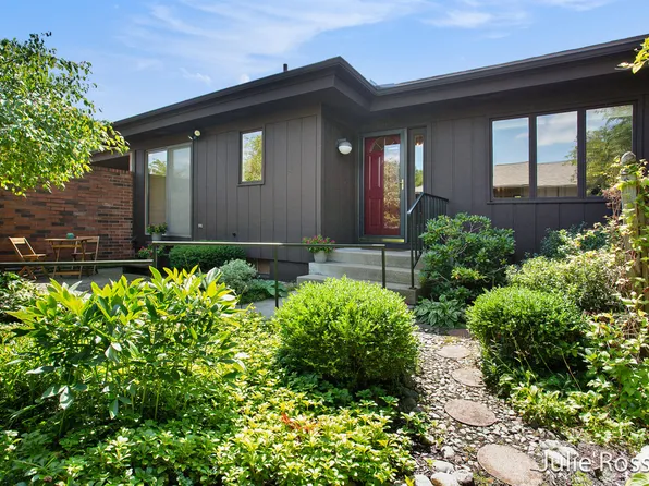 6202 Tahoe Dr SE, Grand Rapids, MI 49546