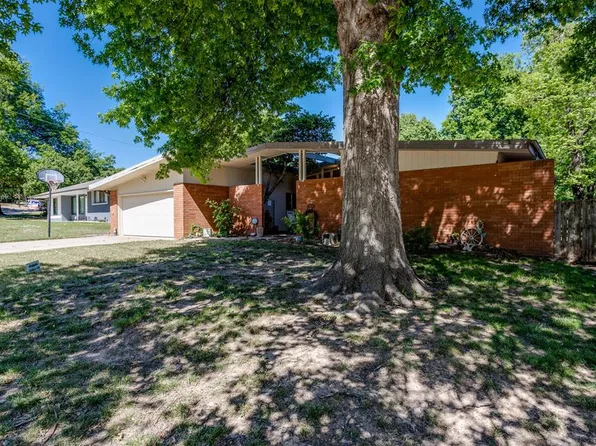 1800 N Alexander Ln, Bethany, OK 73008