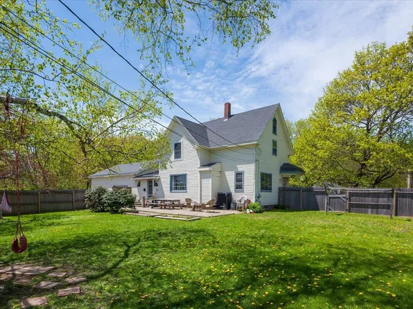 34 Admonten Avenue, Rockland, ME 04841
