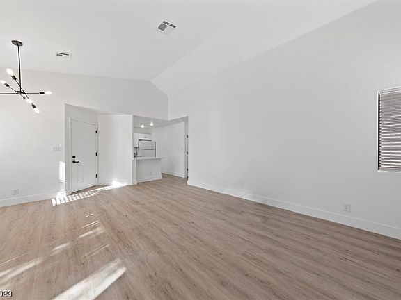 4th image of 5036 S Rainbow Blvd Unit 206