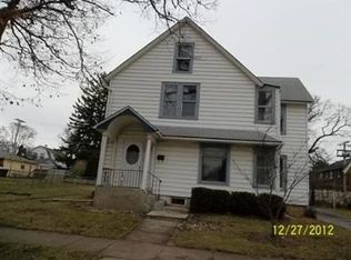 1211 N Ash St, Waukegan, IL 60085