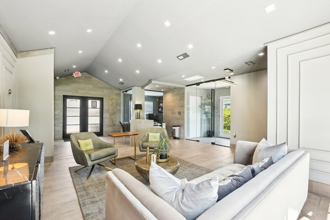 Stonebrook Apartments