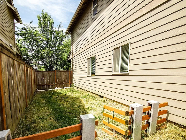 568 Donna Dr — Photo 29