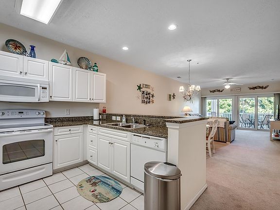 3rd image of 601 N Hillside Dr. N #2132