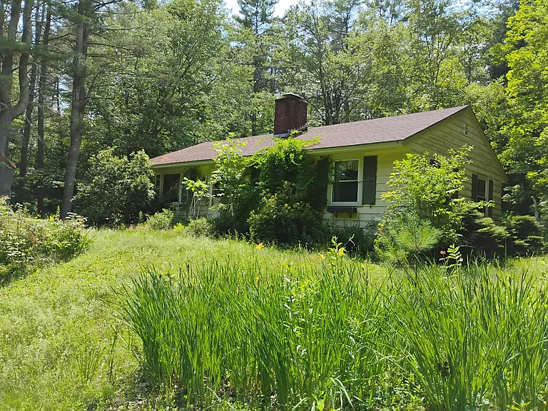 200 Garey Rd — Photo 43