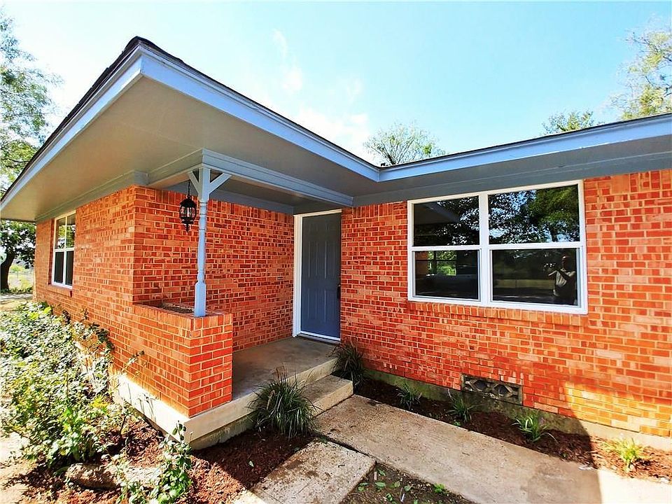 1st image of 528 Barfknecht Ln