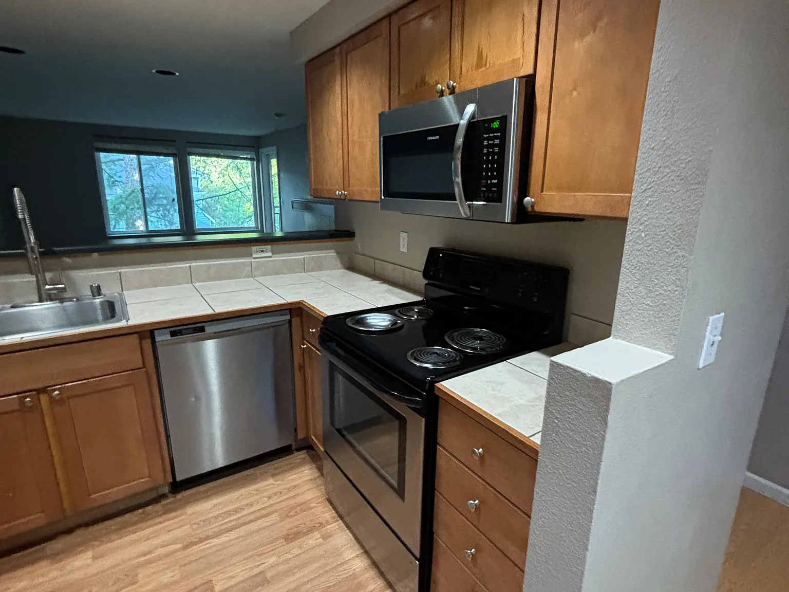 2 bed, 961 sqft, $1,750 — Photo 4
