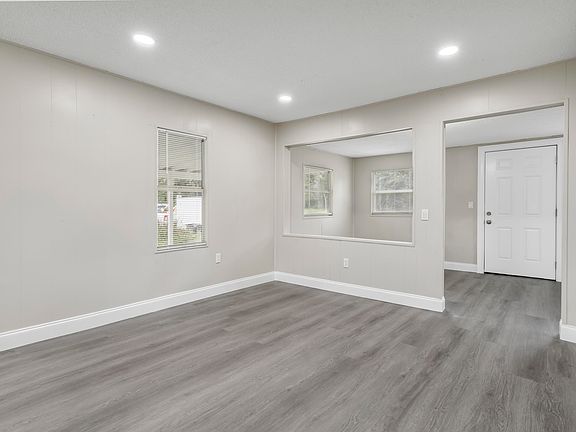 5th image of 2681 Orange Ave