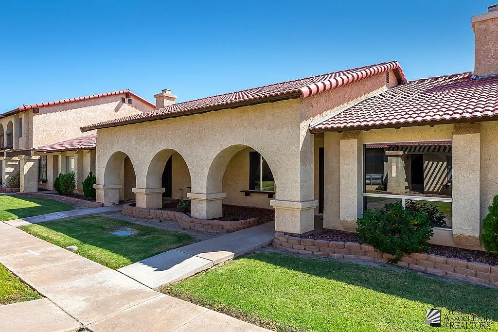 2 bed, 2.0 bath, 1080 sqft, $1,375 — Photo 2