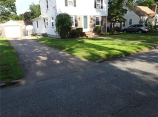 42 Normandy Dr, Warwick, RI 02886