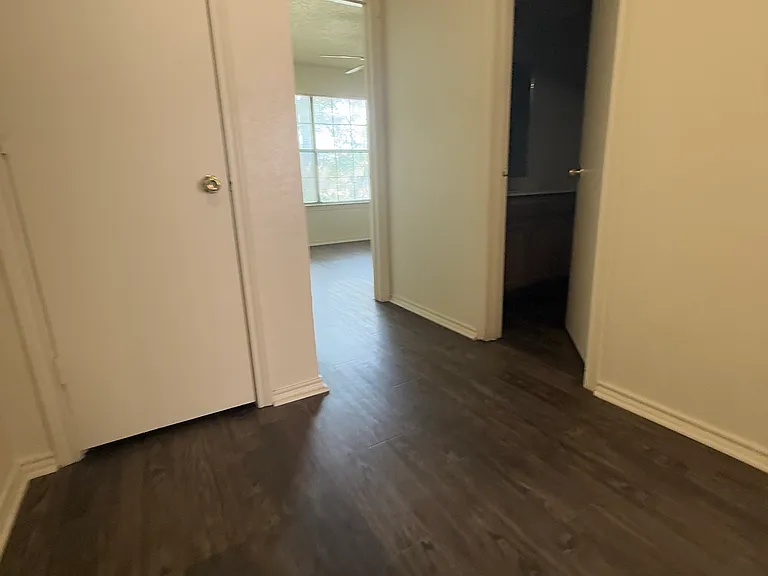 721 Avenue A #7 — Photo 10