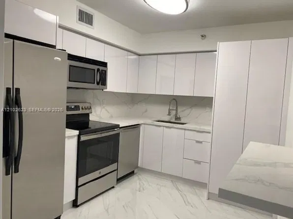 3530 Mystic Pointe Dr, Miami, FL