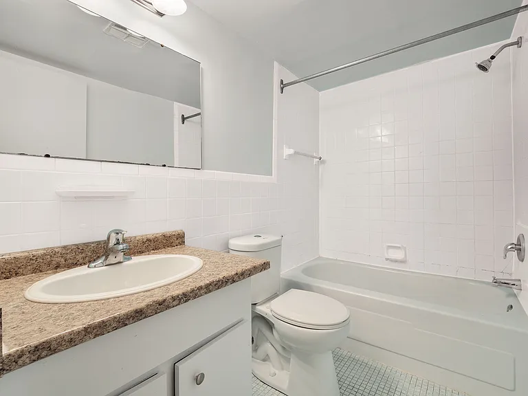 3410 Peter St — Photo 13