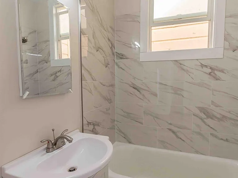 910 Bay St #12 — Photo 11