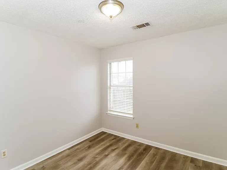 4671 Lindawood Ln — Photo 14