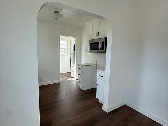 Dining area - kitchen