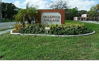 35 Matador Ln, Davie, FL 33324