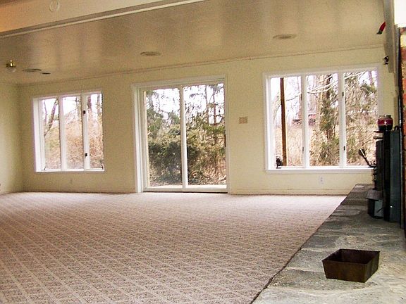 Finished lower level, 25x25 with full bath, fireplace and walkout to patio.