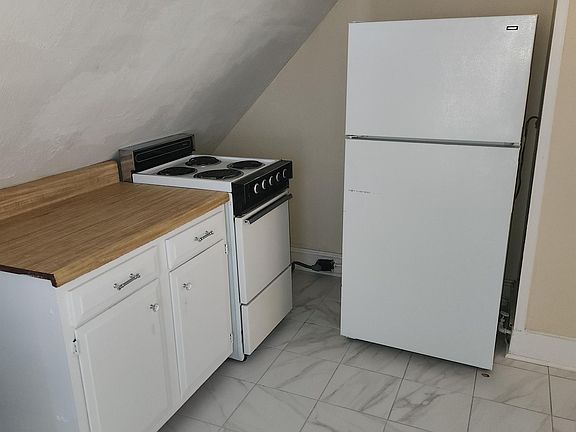 2nd image of 1361 Woodland Ave NW