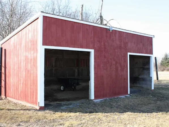 7794 Carson Rd, Yale, MI 48097