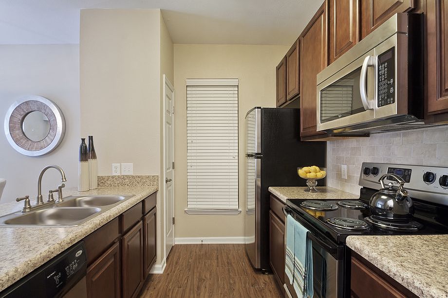 1st image of 13901 Summit Commons Blvd #Bb