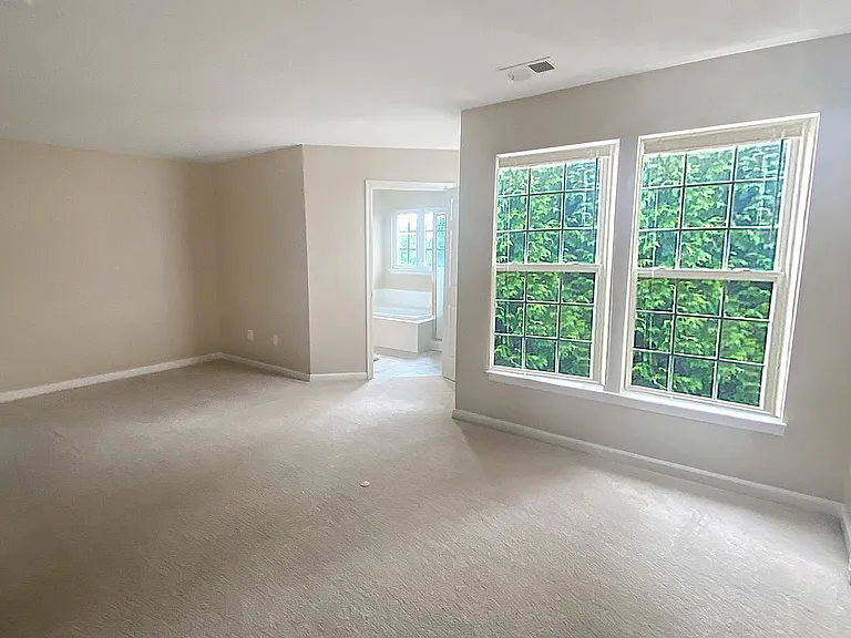 106 Pittman Ct — Photo 12