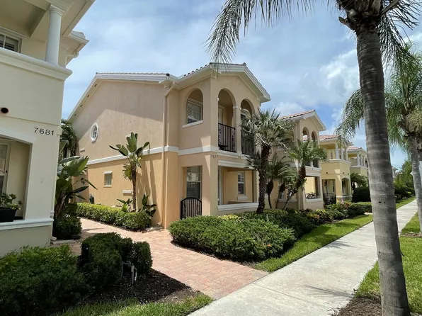 7677 Bergamo Ave, Sarasota, FL 34238