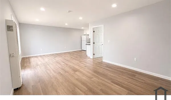 3 bed, 941 sqft, $2,599 — Photo 3