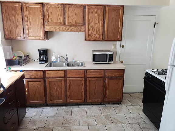 4th image of 1518 Victoria Ave