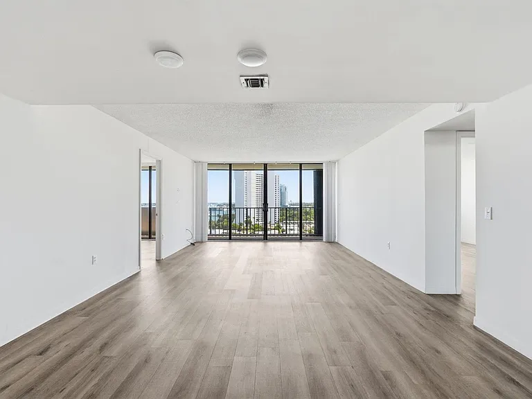5600 N Flagler Dr #1110 — Photo 10