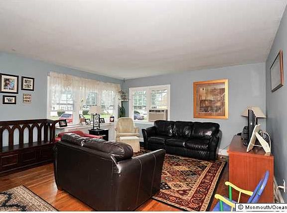 5th image of 8 Walters Ln