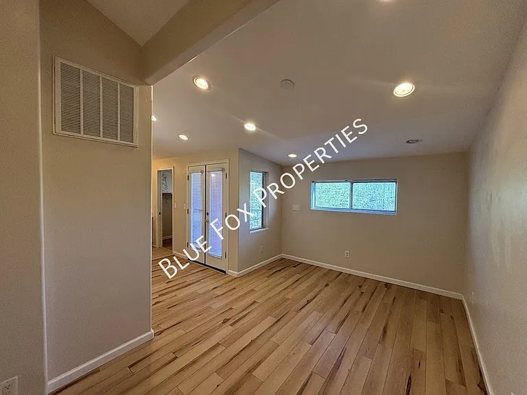 322 N Hasman Dr — Photo 9