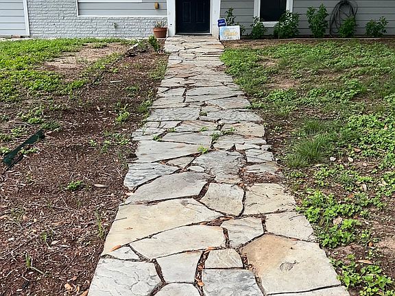 2nd image of 619 Rexford Dr