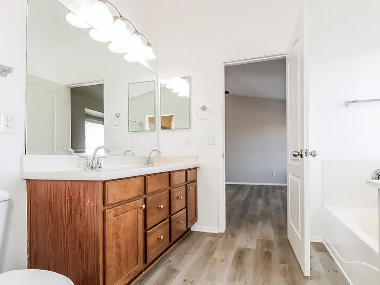 15853 W Diamond St — Photo 12