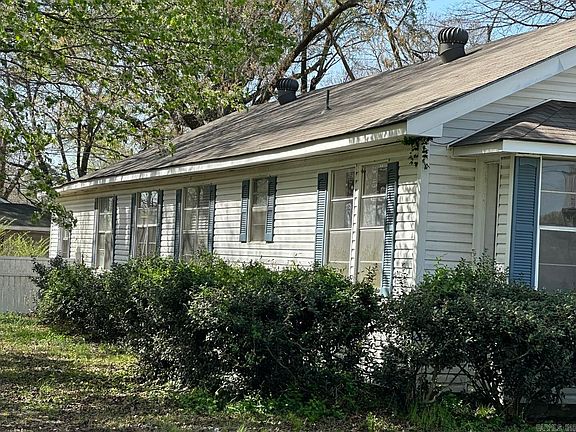2nd image of 1808 S Leslie St