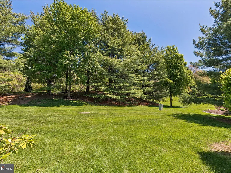 15 Charter Oak Ct — Photo 4