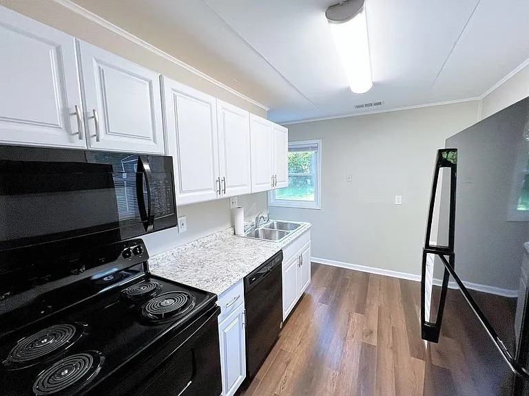 3608 Robinhood Ter — Photo 6
