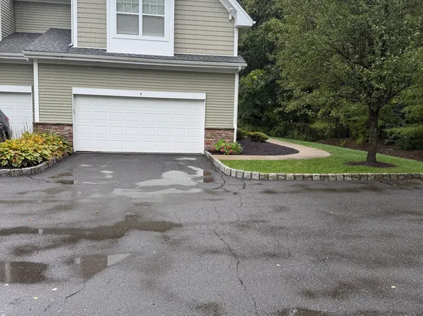 4 Bristol Terrace #4, Danbury, CT 06810
